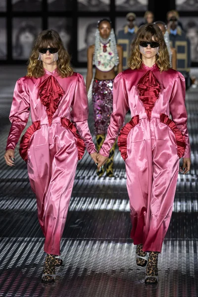 Look 48